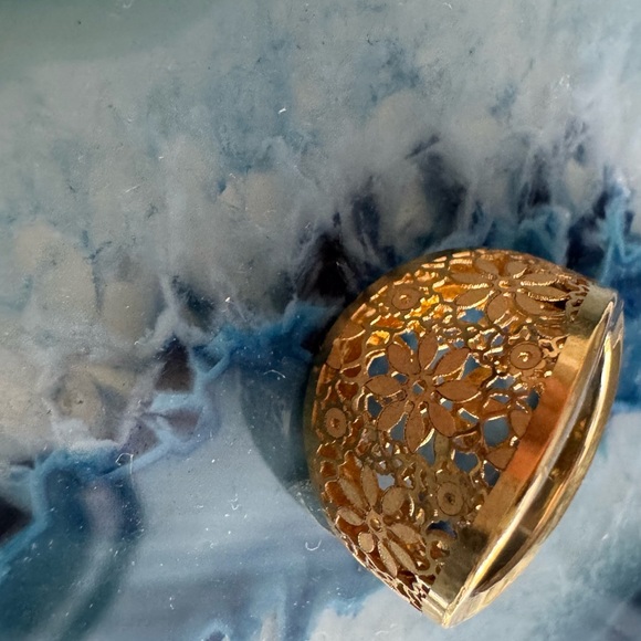 14k Yellow Gold Flower Ricami Signet Ring size 5 - Picture 6 of 9